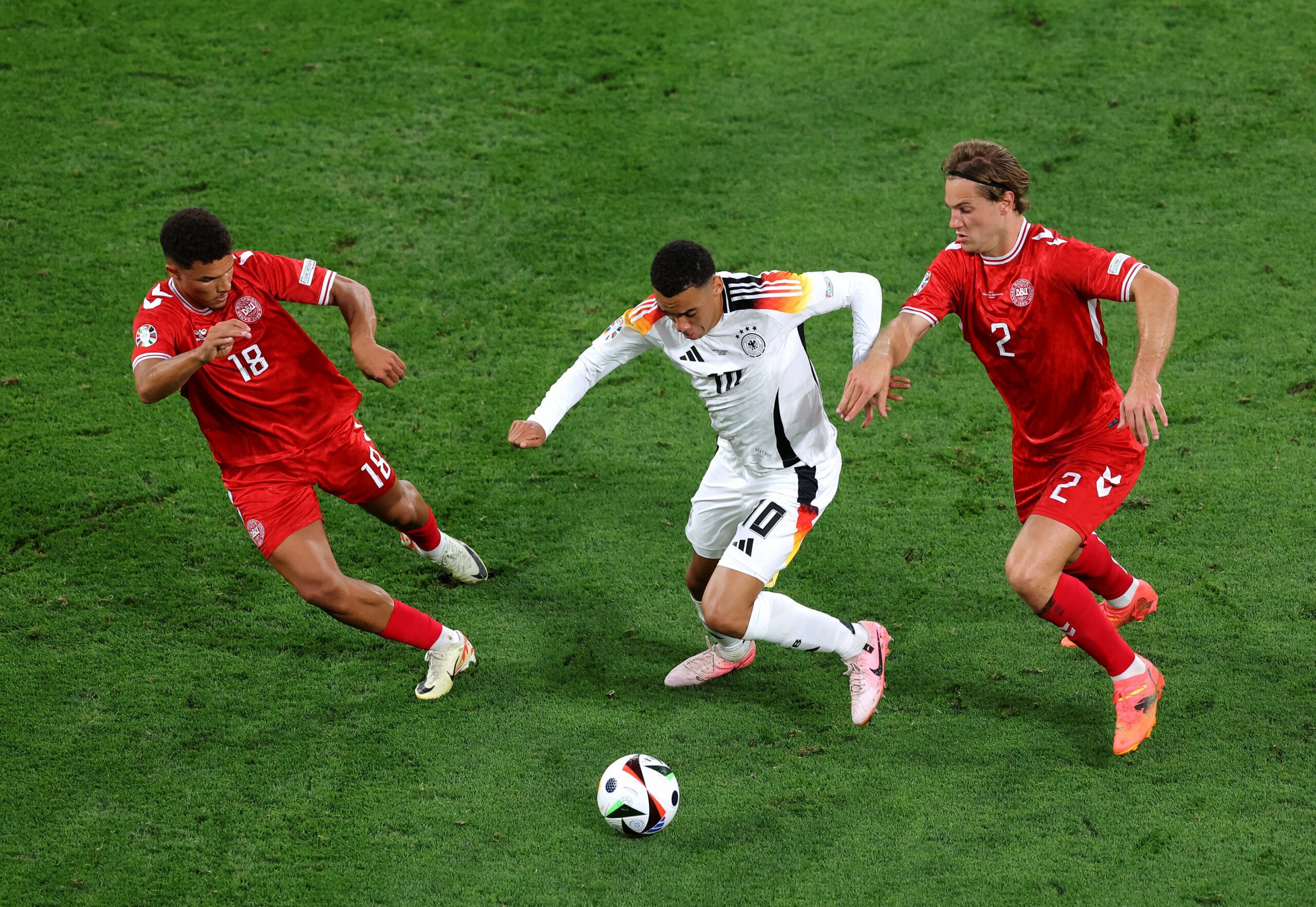 فيديو | التعادل السلبي والعواصف الرعدية عنوان الشوط الأول لمواجهة ألمانيا والدنمارك في «يورو 2024»