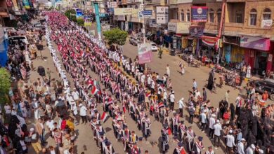 تعز تحتفل بتخرج 1500 طالباً وطالبة من أسر الشهداء والجرحى بمناسبة اعياد الثورة اليمنية