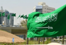 من هنا.. عقوبة إسقاط أو إهانة العلم السعودي ومحظورات استخدامة باليوم الوطني 94