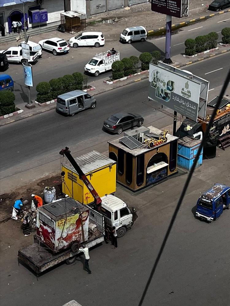 رفع عربات بيع الاطعمة في المنصورة