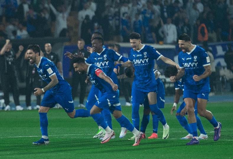 الهلال والعين