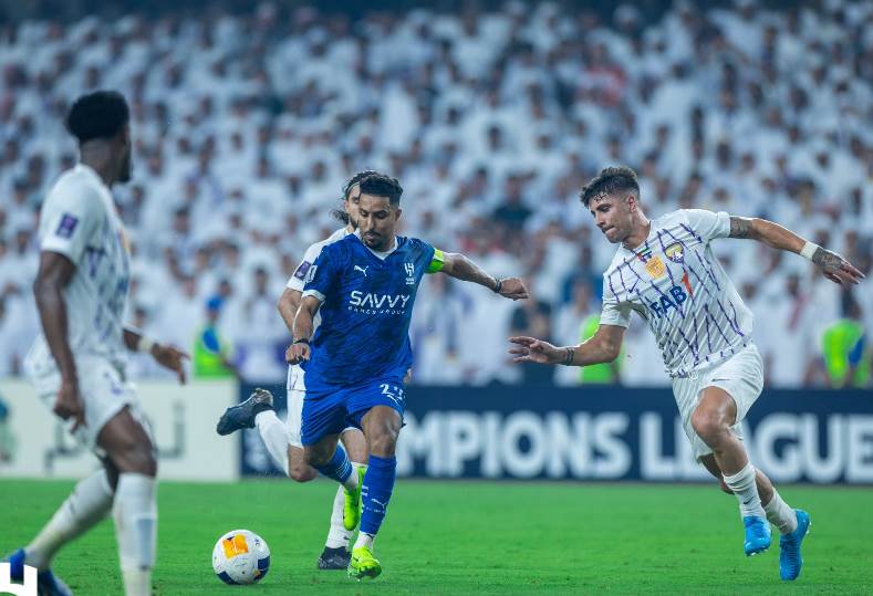 الهلال والعين