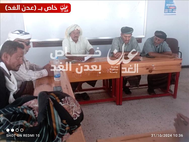 مدير عام أحور يجتمع برؤساء الجمعيات الزراعية مستخدمي مياه الري بالمديرية