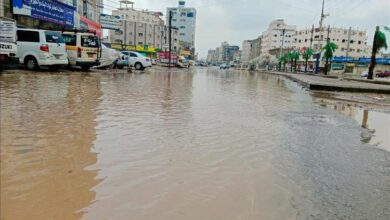 هطول أمطار شديدة الغزارة على عدن