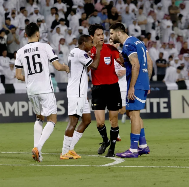 عاجل: بعد فضيحة الهلال الاتحاد الآسيوي يوقف الحكم الكوري